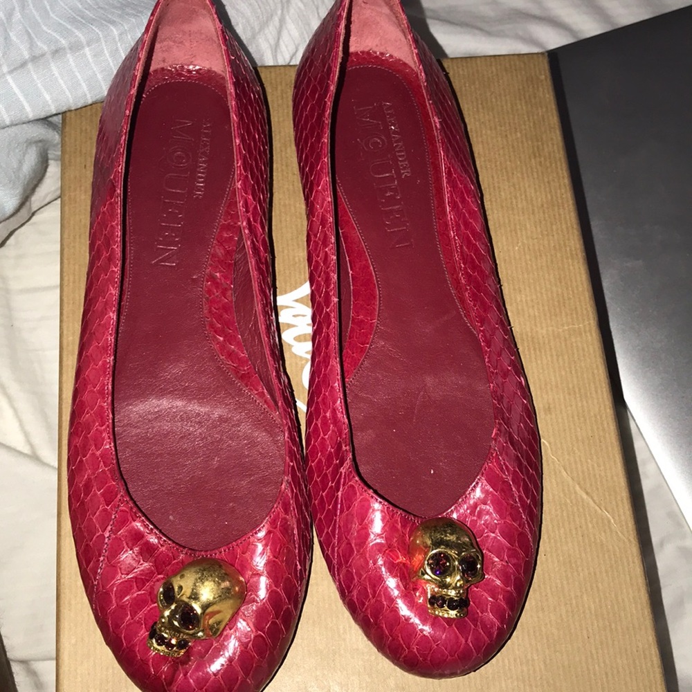 Alexander McQueen flats